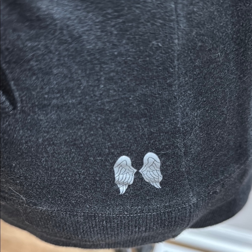 Victoria's Secret Black Crew Neck Sweater with Slim Fit - Picture 3 of 4